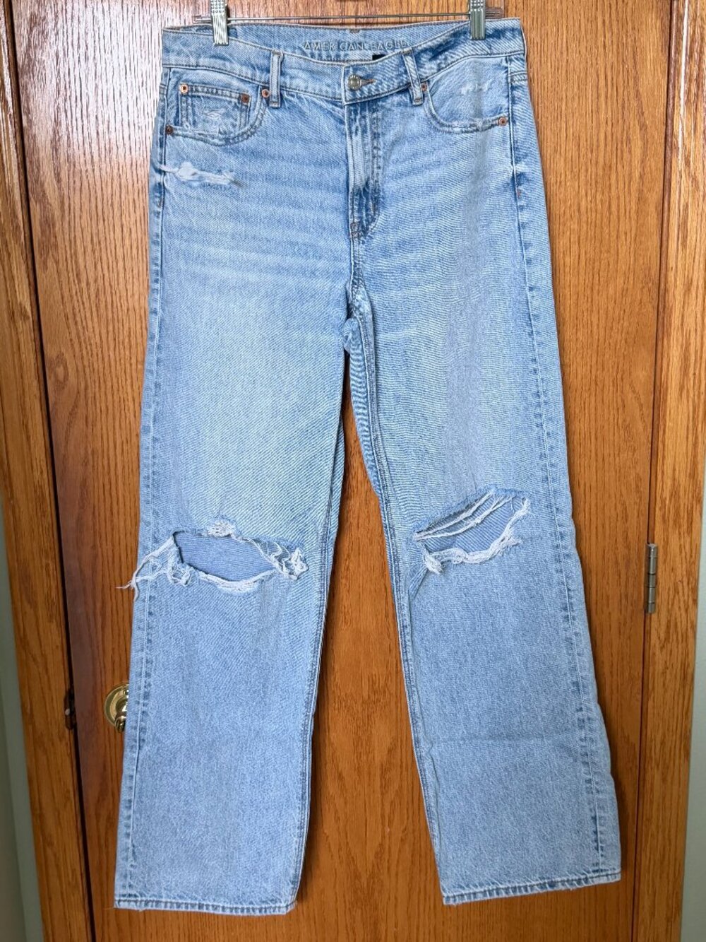 American Eagle Stovepipe Jeans Distressed Light Wash Denim Size 8 LONG